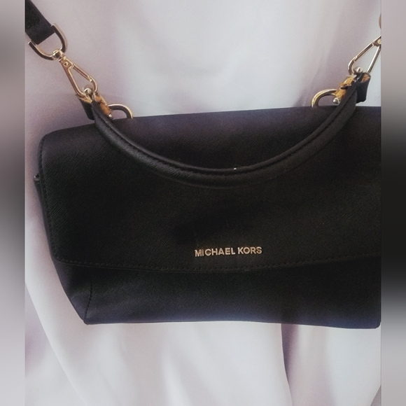 Michael Kors | Black Shoulder Bag with Gold Details - Picture 4 of 10